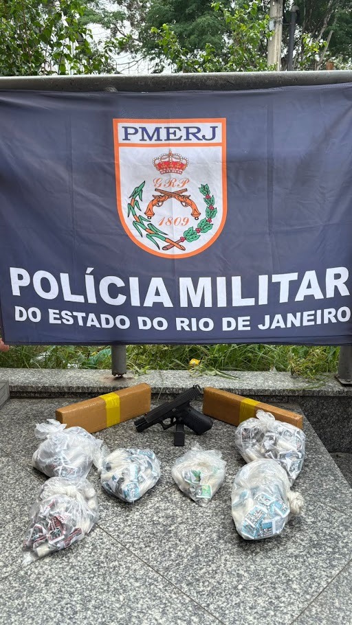 41º BPM apreende arma e drogas no Complexo do Chapadão com ajuda do Disque Denúncia